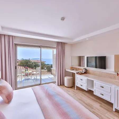 Lisiya Otel *