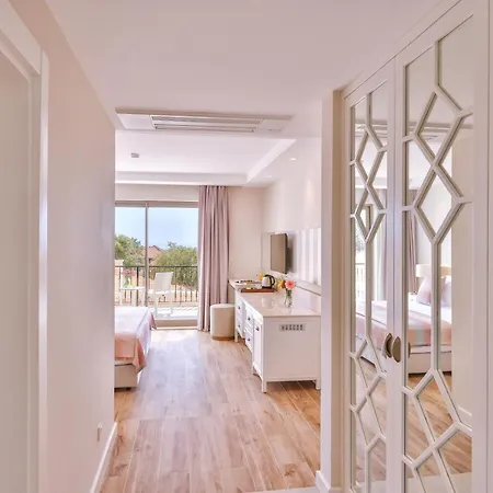 Lisiya Otel *